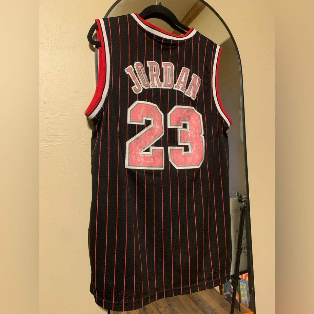 genuine vintage nike micheal jordan #23 chicago bulls jersey